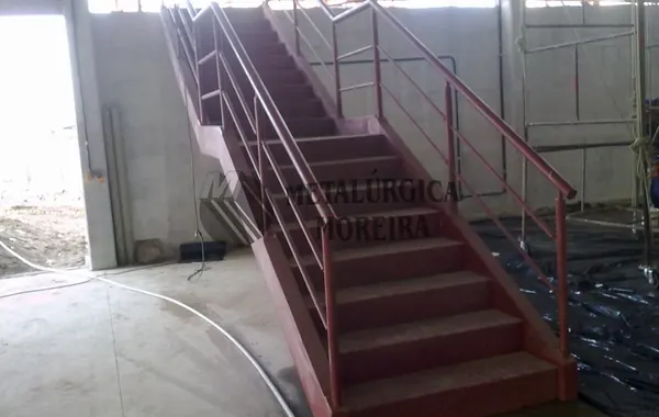 Escadas e Passarelas