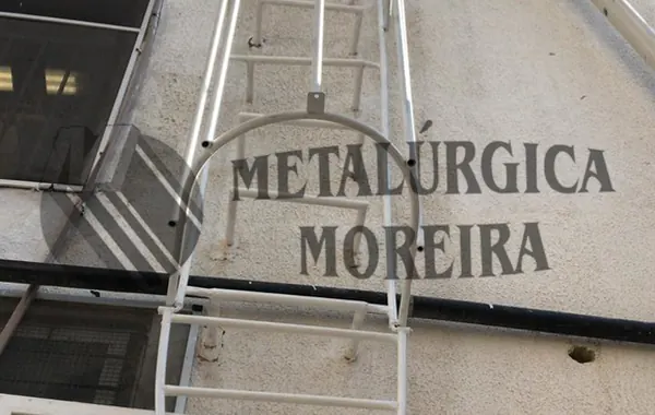 Escadas e Passarelas